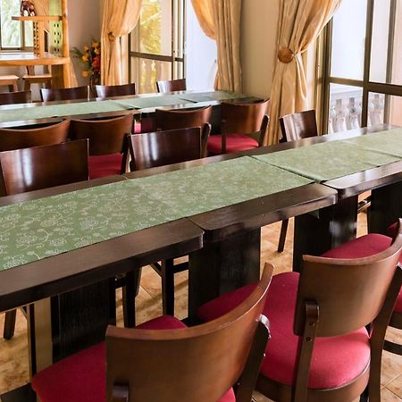 Fort Fun City Hotel Fort Portal 외부 사진