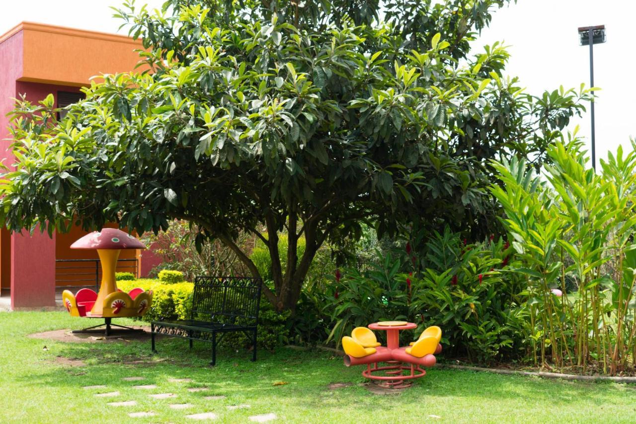 Fort Fun City Hotel Fort Portal 외부 사진