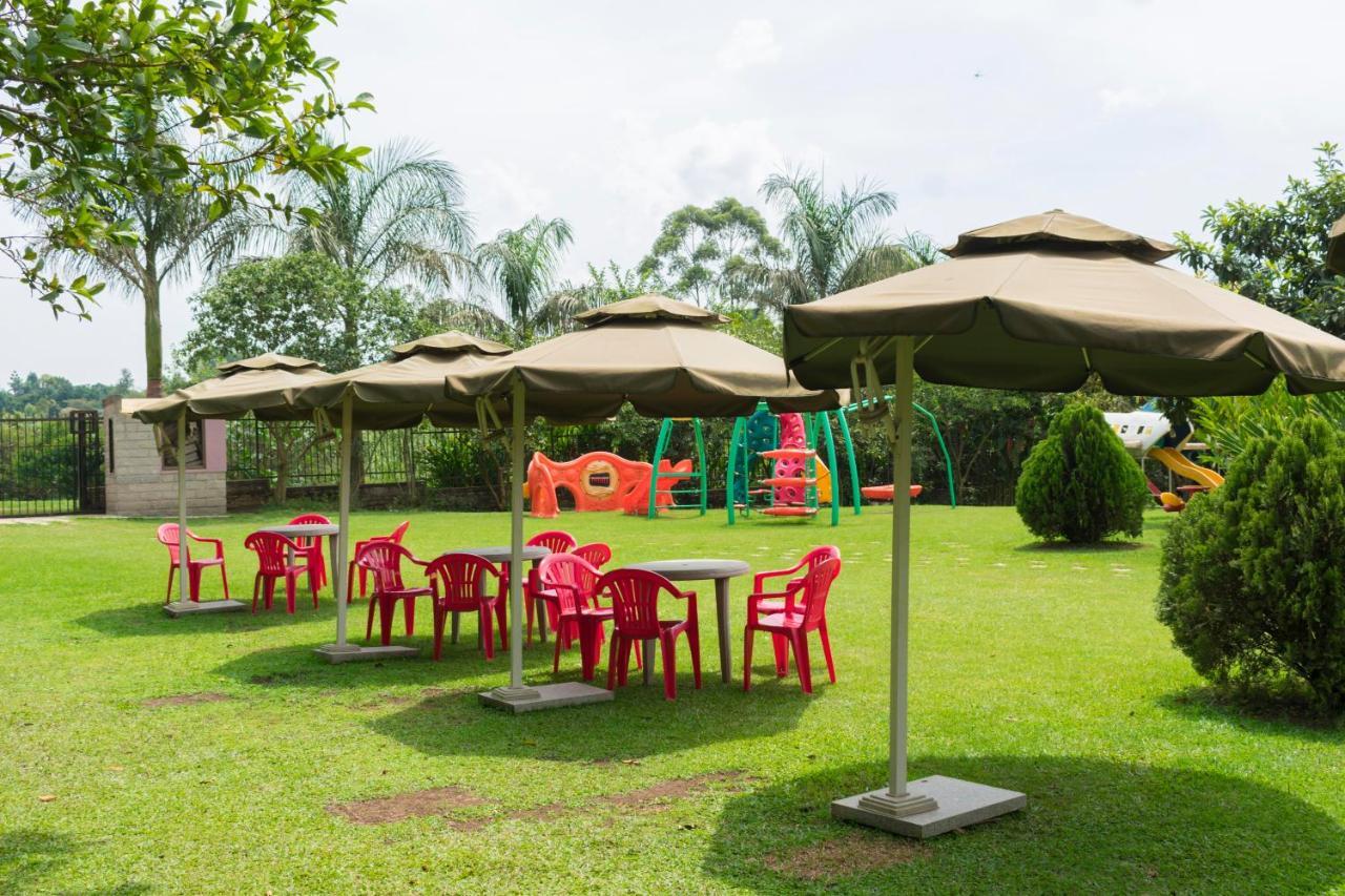 Fort Fun City Hotel Fort Portal 외부 사진
