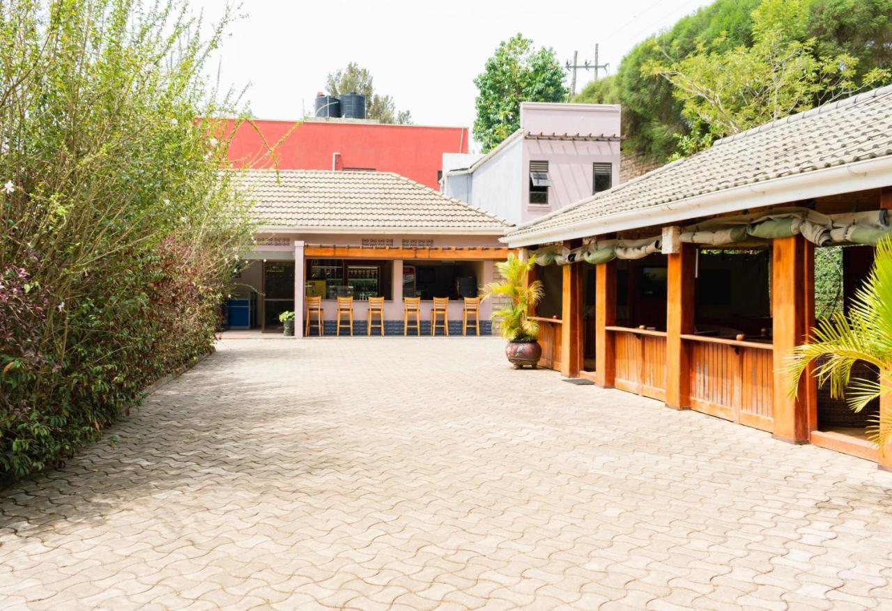 Fort Fun City Hotel Fort Portal 외부 사진