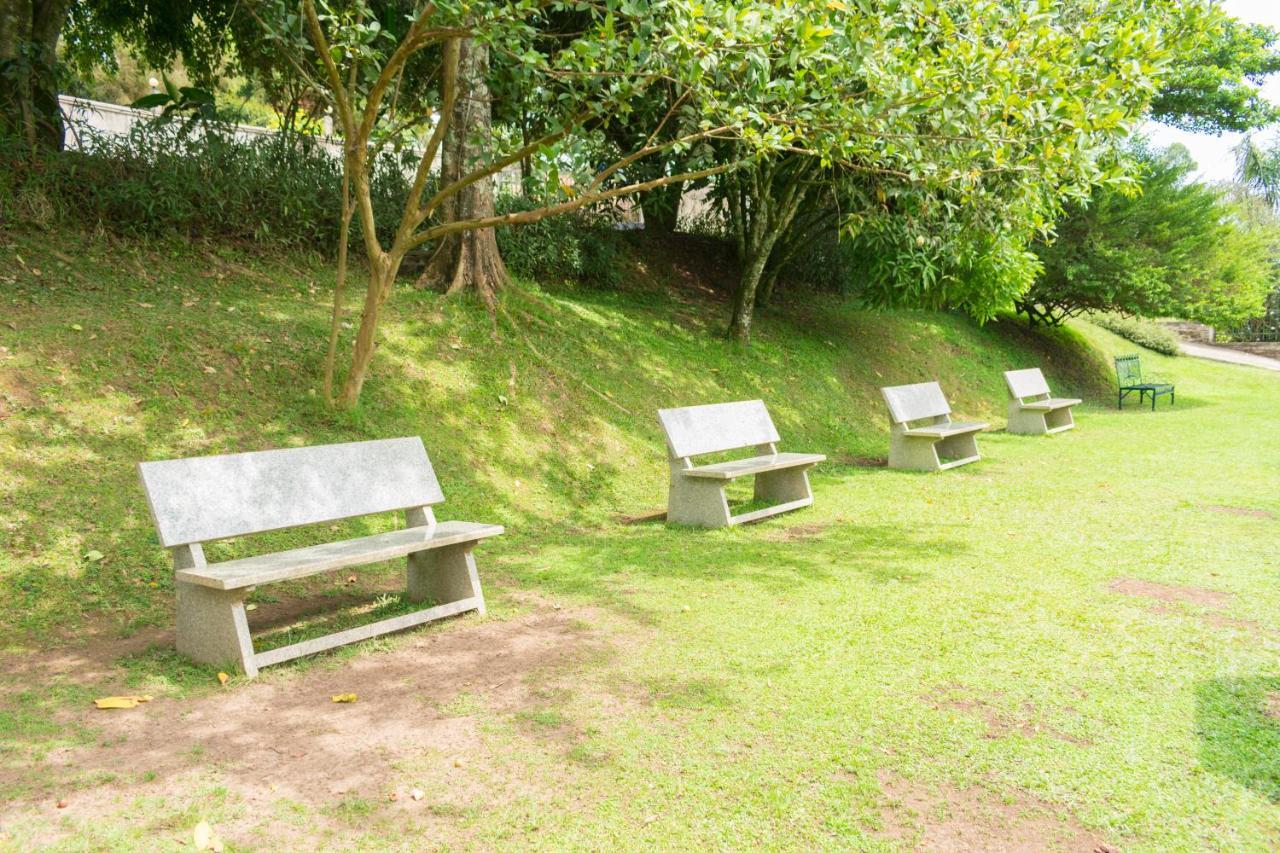 Fort Fun City Hotel Fort Portal 외부 사진
